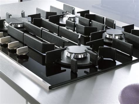 24 black gas cooktop